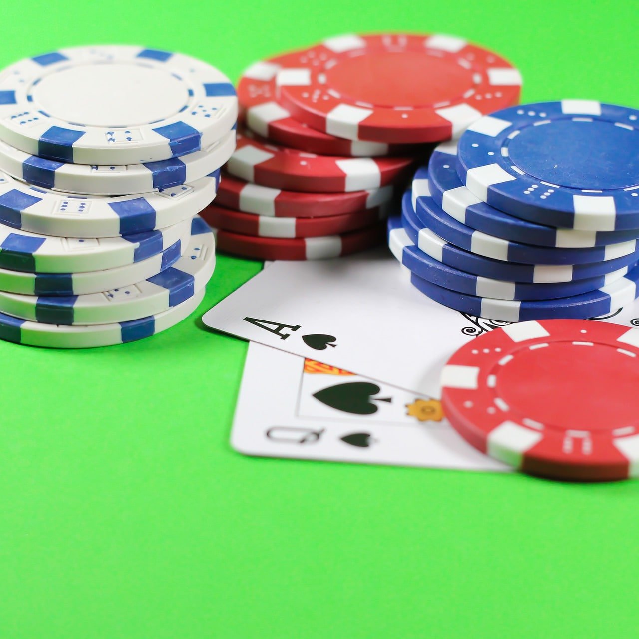 Bangladesh adult user reading 13 bd Winning Tips on mobile